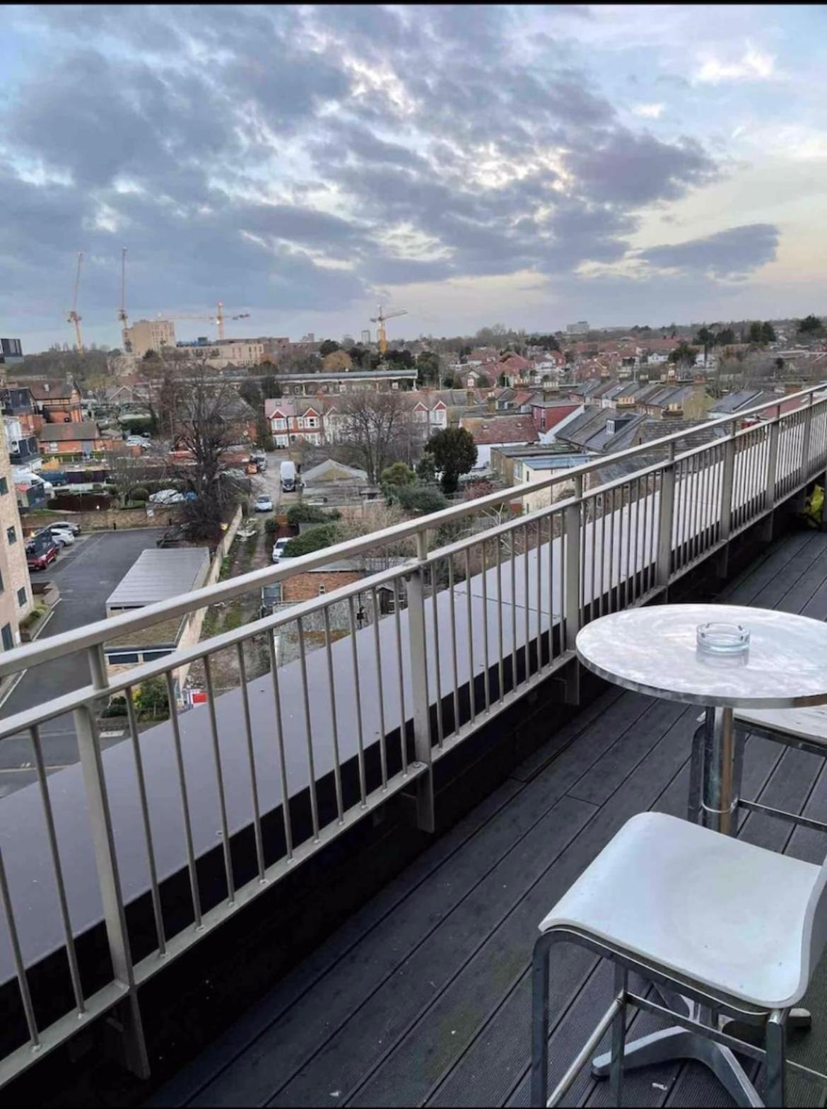 Luxury Top Floor Penthouse Apartment Near Heathrow Londýn Exteriér fotografie